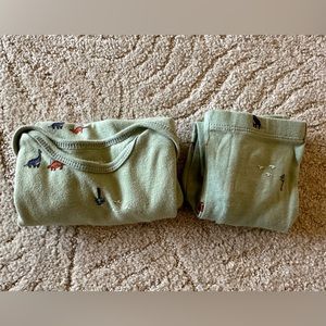 Carter’s Boys Dinosaur 9m Onesie Set - NWOT